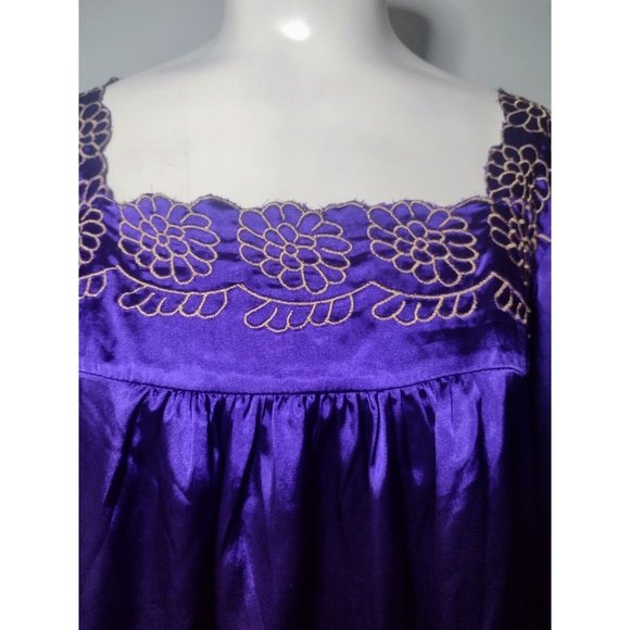 Moon Brand Womens Size M Satin Embroidered Floral Shirt Purple Scallop Edging - Picture 2 of 7